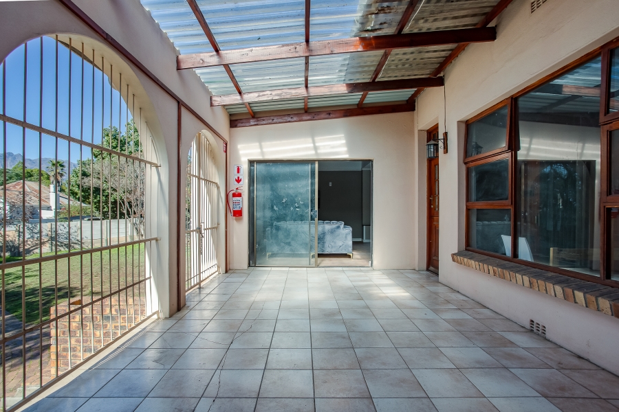 To Let 4 Bedroom Property for Rent in Wellington Central Western Cape